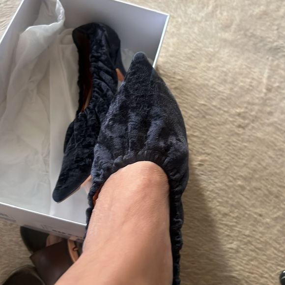 Y/PROJECT
Ruched Velvet Heeled Pumps 40 - Picture 7 of 8